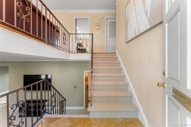 a view of entryway with an entryway