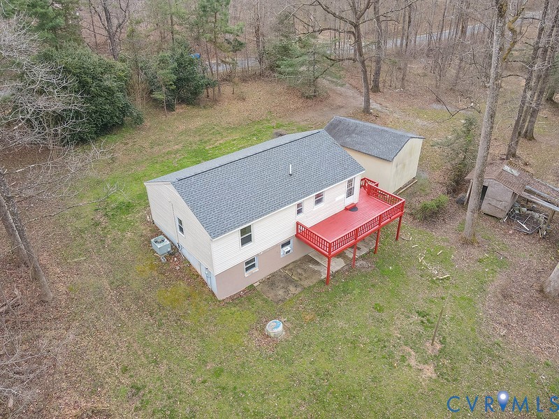 4590 Fox Chase Run Road Gum Spring, VA 23065 - Photo 13 of 31 Rear Deck