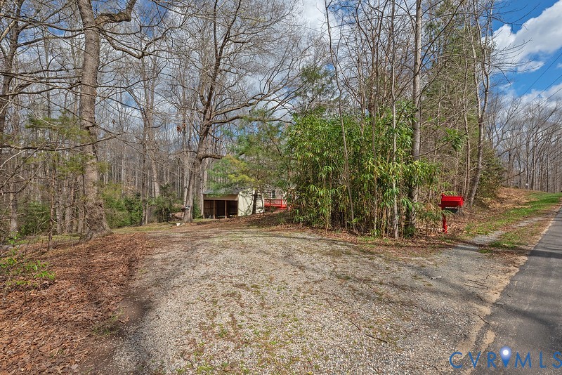 4590 Fox Chase Run Road Gum Spring, VA 23065 - Photo 2 of 31 Entrance to Property