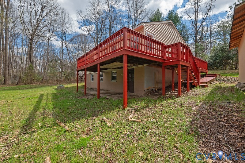 4590 Fox Chase Run Road Gum Spring, VA 23065 - Photo 28 of 31 Wrap Deck