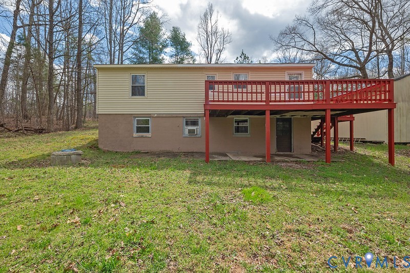 4590 Fox Chase Run Road Gum Spring, VA 23065 - Photo 29 of 31 Rear Deck