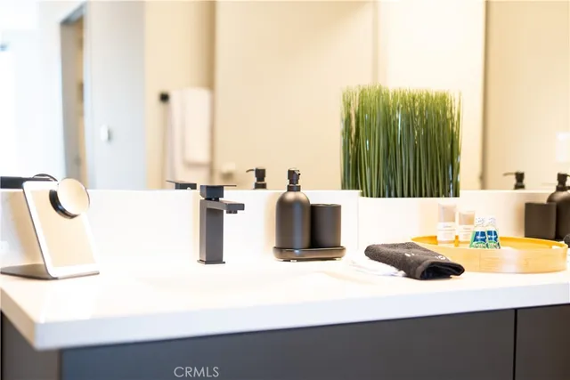 $1,250,000 | 435 West Center Street Promenade, Unit 401, Anaheim, CA 92805