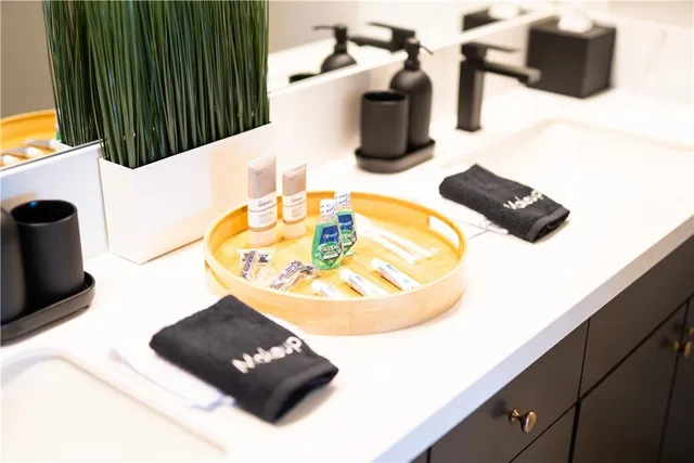 $1,250,000 | 435 West Center Street Promenade, Unit 401, Anaheim, CA 92805