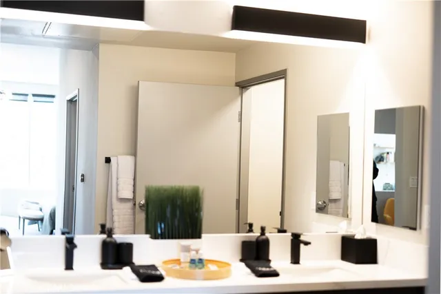 $1,250,000 | 435 West Center Street Promenade, Unit 401, Anaheim, CA 92805