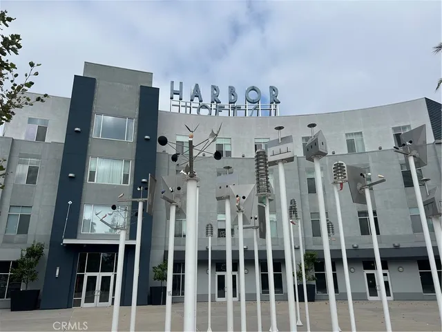 $1,250,000 | 435 West Center Street Promenade, Unit 401, Anaheim, CA 92805