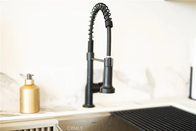 $1,250,000 | 435 West Center Street Promenade, Unit 401, Anaheim, CA 92805