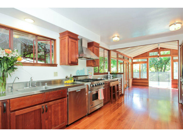 129 Spring Street Santa Cruz, CA 95060 - Photo 6 of 25 Gallery Image 6