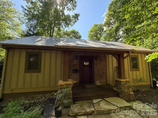 $700,000 | 47 Falls Crossing, Burnsville, NC 28714