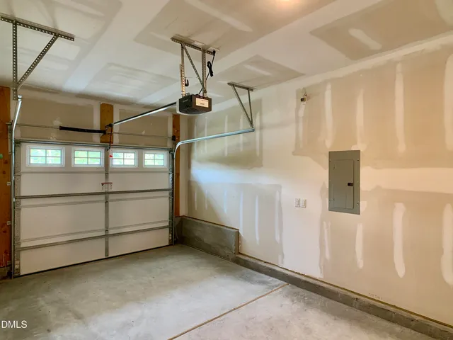 $1,825 | 672 Barneswyck Drive, Fuquay-Varina, NC 27526