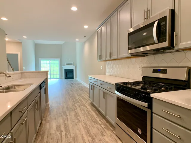 $1,825 | 672 Barneswyck Drive, Fuquay-Varina, NC 27526