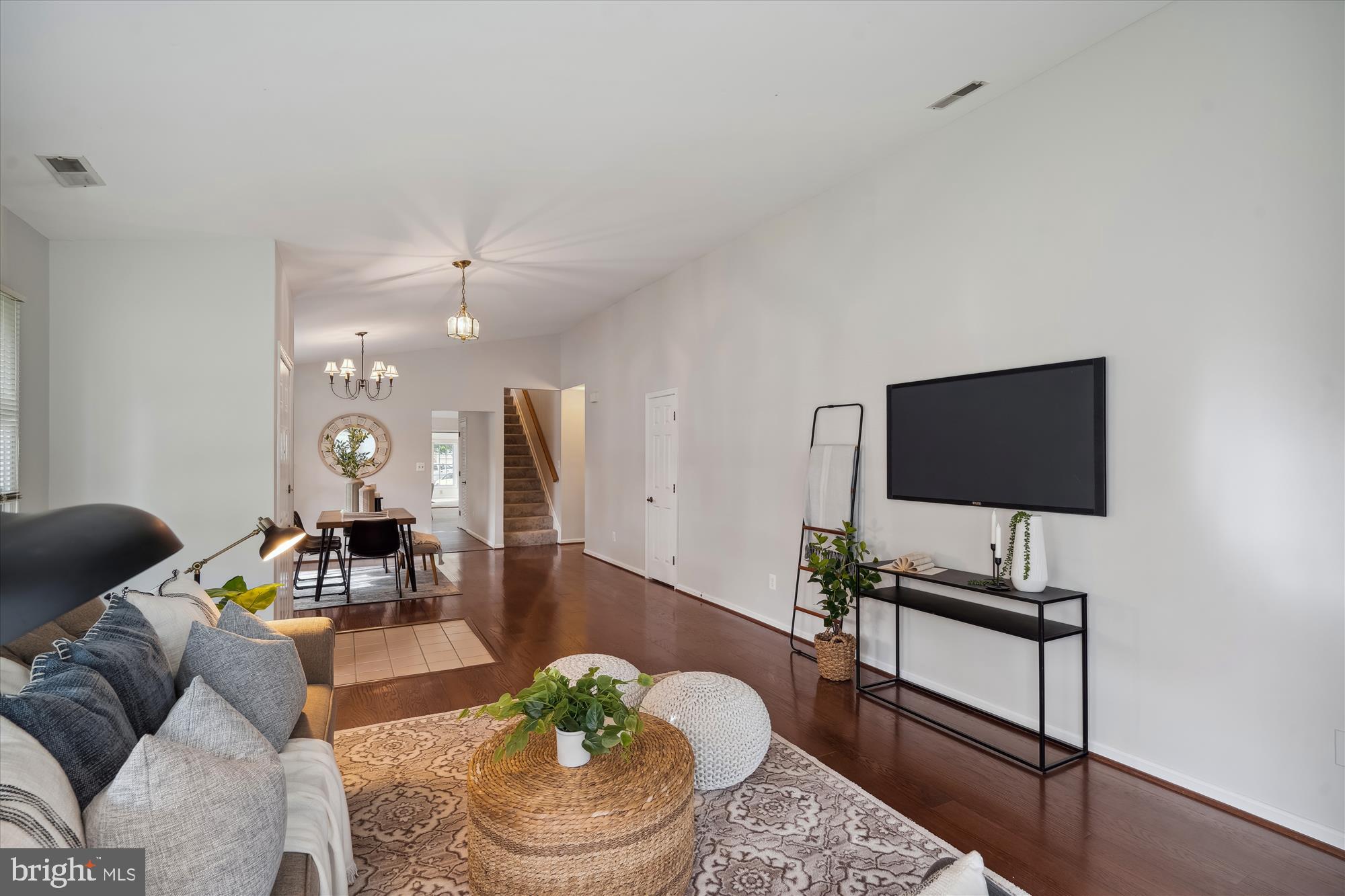 798 Eastern Point Road Annapolis, MD 21401 - Photo 14 of 61 Living Room