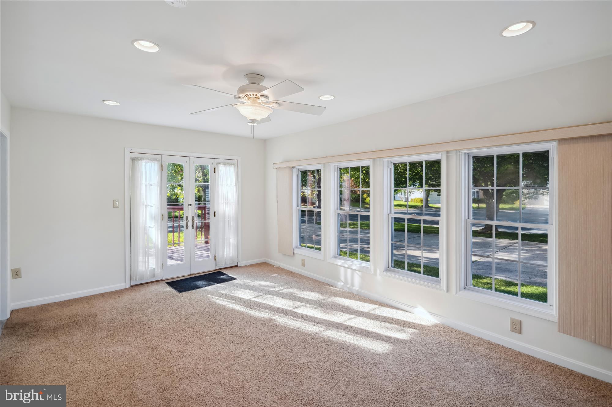 798 Eastern Point Road Annapolis, MD 21401 - Photo 24 of 61 Sun Room