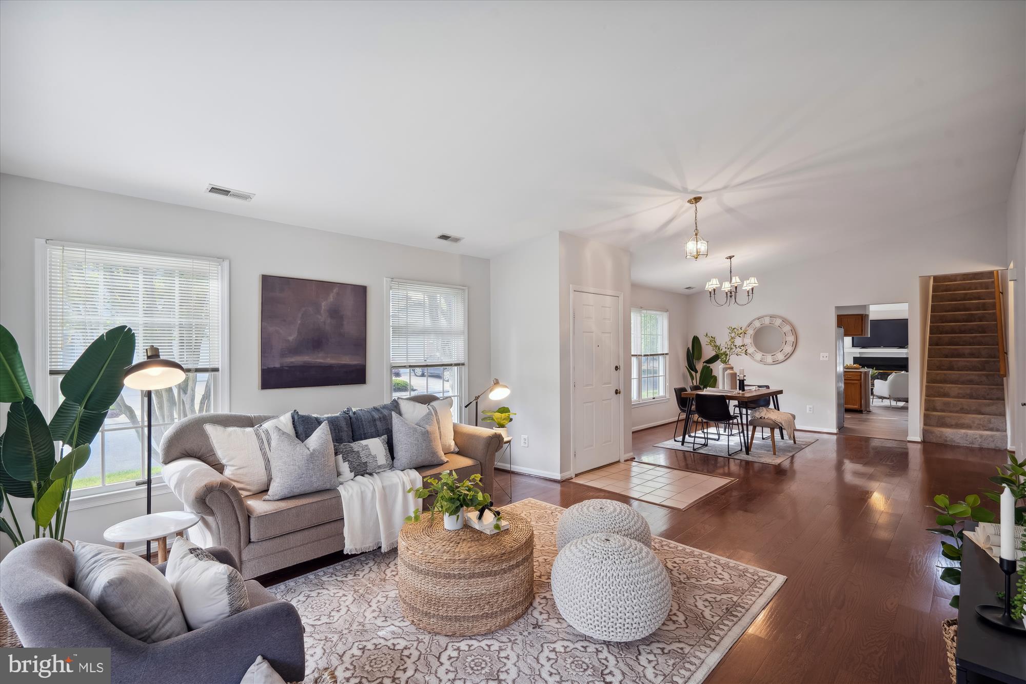798 Eastern Point Road Annapolis, MD 21401 - Photo 4 of 61 Living Room