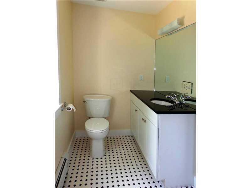 6 Harbor Road Camden, ME 04843 - Photo 23 of 32 Bathroom.