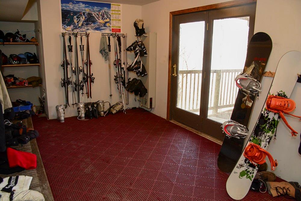 296 Imperial Road Hidden Valley, PA 15502 - Photo 21 of 25 Ski entry