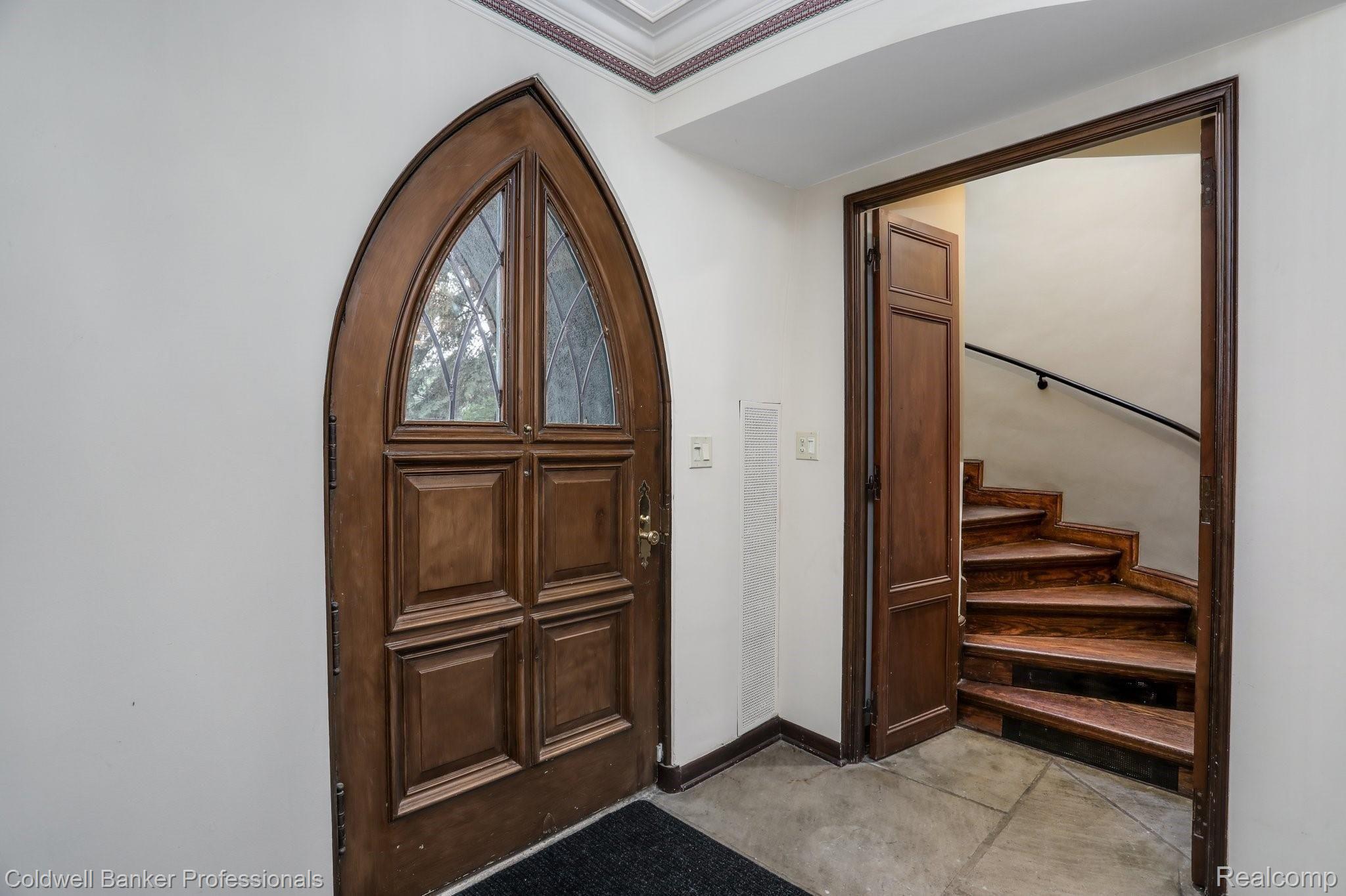 166 Ridge Road Grosse Pointe, MI 48236 - Photo 9 of 78 9-web-or-mls-166 Ridge Road Grosse Pointe Farms0008.jpg