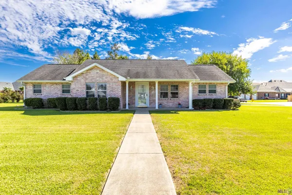 $289,000 | 175 Lake View Drive, Raceland, LA 70394