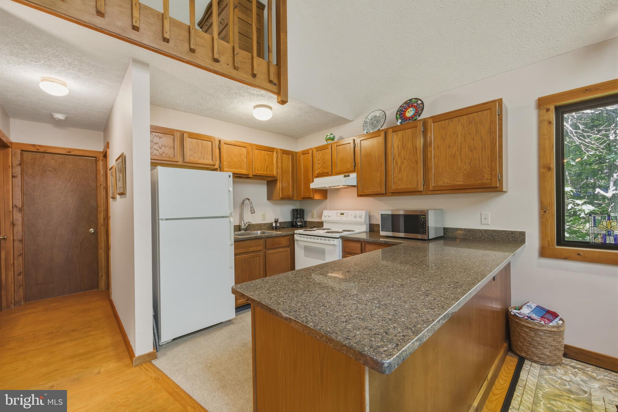 309 Locust Lane Mount Jackson, VA 22842 - Photo 20 of 57 Mainn Level - Granite countertops