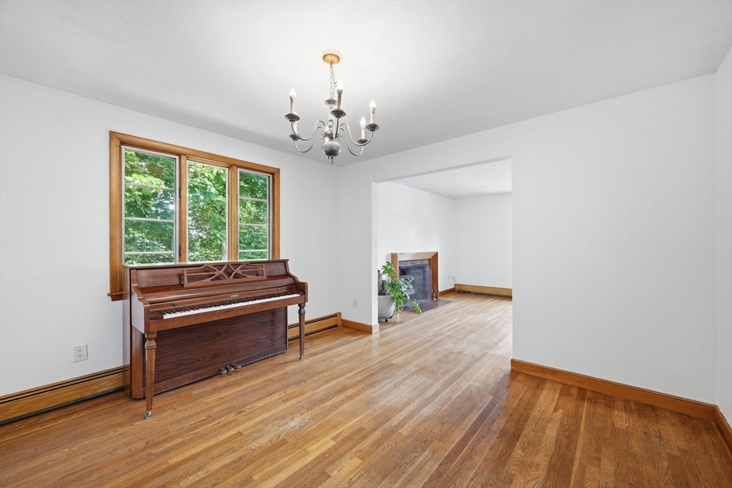 84 Oak Street Winchester, MA 01890 - Photo 6 of 38