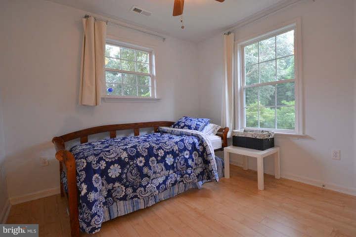 558 Riverside Drive Pasadena, MD 21122 - Photo 19 of 30 Guest Bedroom