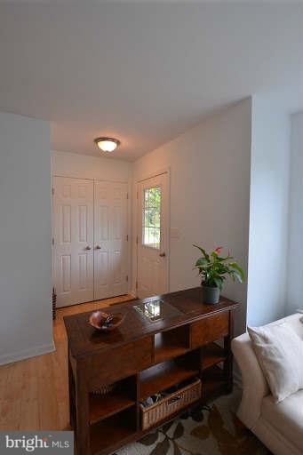 558 Riverside Drive Pasadena, MD 21122 - Photo 4 of 30 Entry