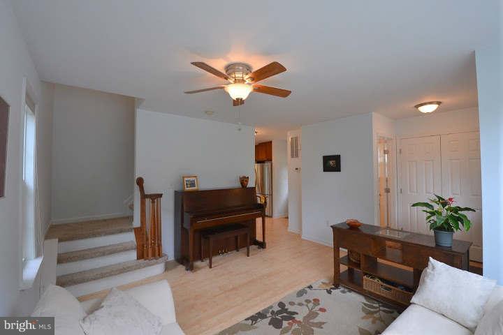 558 Riverside Drive Pasadena, MD 21122 - Photo 8 of 30 Living Room