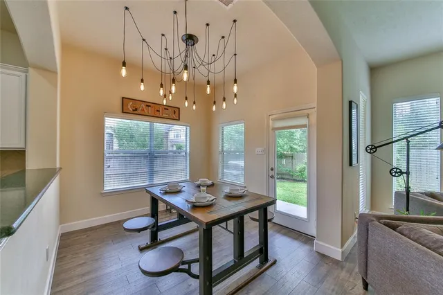 $2,600 | 2301 Shadow Falls Lane, Pearland, TX 77584