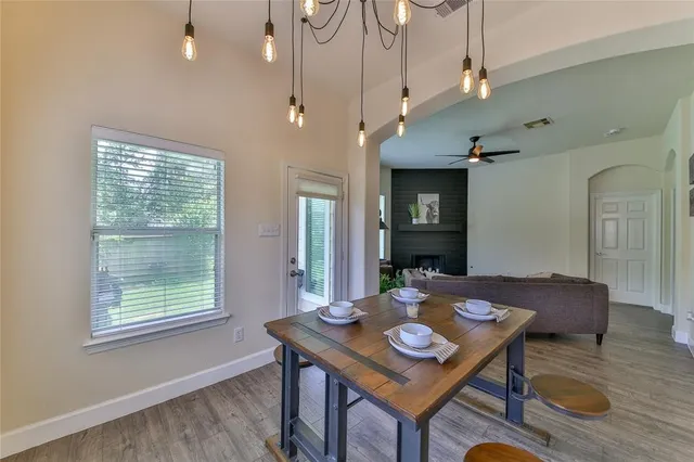 $2,600 | 2301 Shadow Falls Lane, Pearland, TX 77584