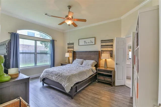 $2,600 | 2301 Shadow Falls Lane, Pearland, TX 77584