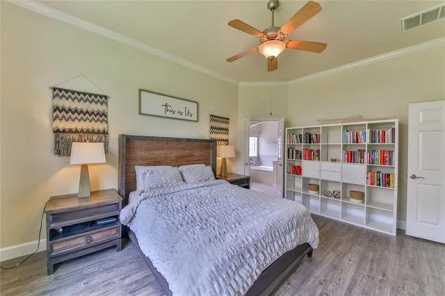 $2,600 | 2301 Shadow Falls Lane, Pearland, TX 77584