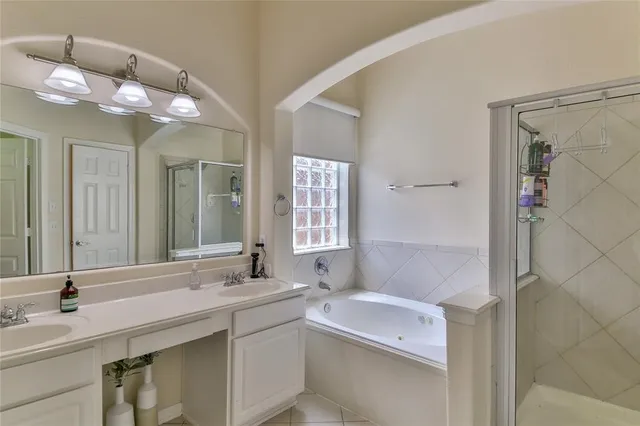 $2,600 | 2301 Shadow Falls Lane, Pearland, TX 77584