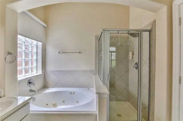 $2,600 | 2301 Shadow Falls Lane, Pearland, TX 77584