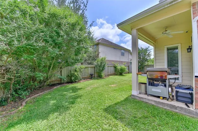 $2,600 | 2301 Shadow Falls Lane, Pearland, TX 77584