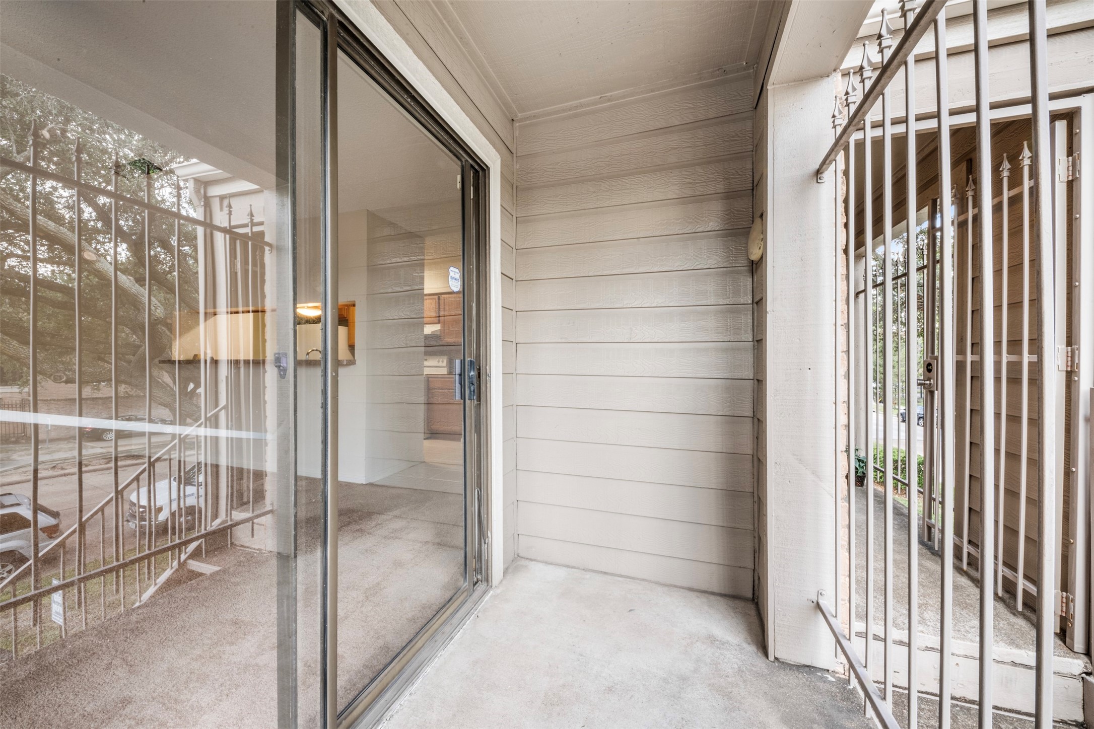 6701 Sands Point Drive, Unit 61 Houston, TX 77074 - Photo 16 of 20 a view of a bathroom