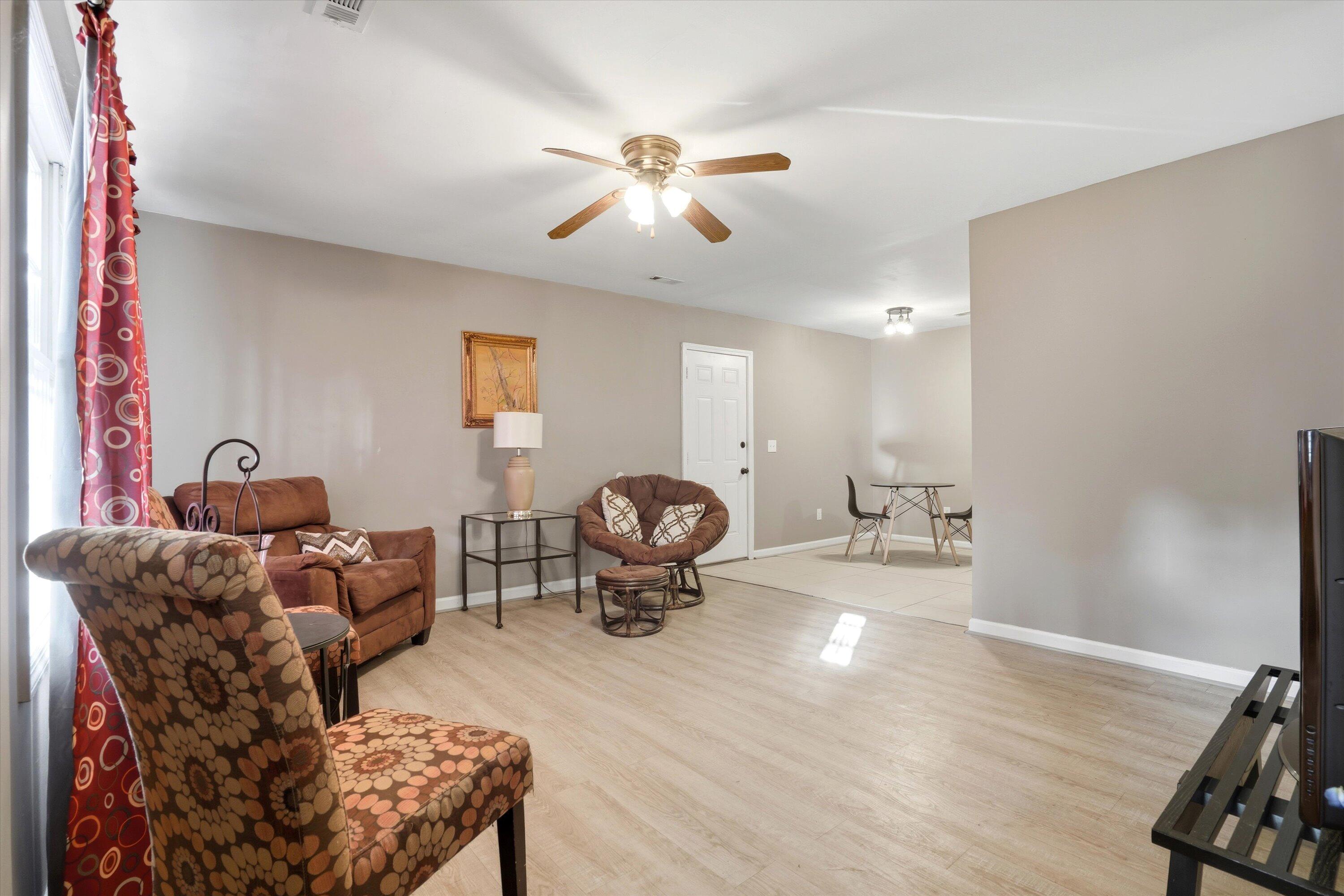 318 Jean Wells Drive Goose Creek, SC 29445 - Photo 5 of 28 08-006_DSC02874_1