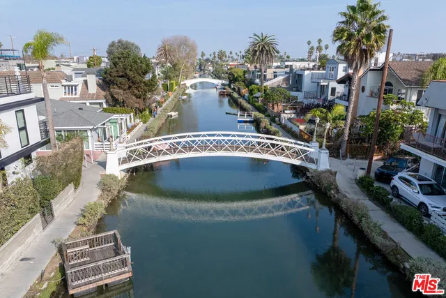 $3,995,000 | 2300 Grand Canal, Venice, CA 90291