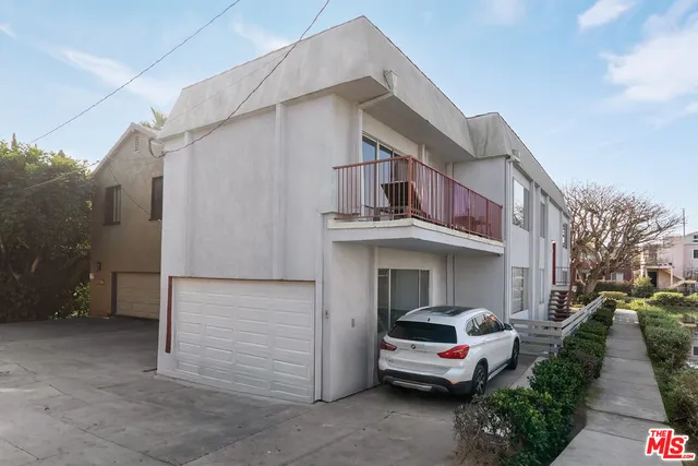 $3,995,000 | 2300 Grand Canal, Venice, CA 90291