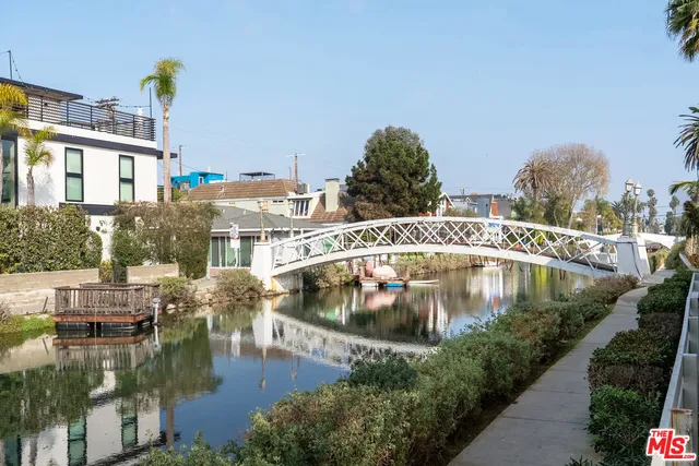 $3,995,000 | 2300 Grand Canal, Venice, CA 90291