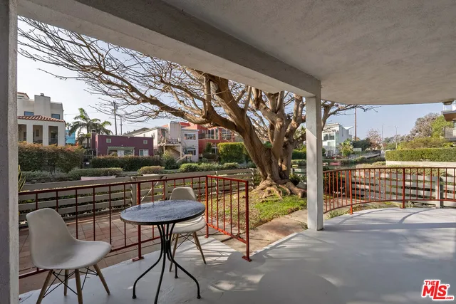 $3,995,000 | 2300 Grand Canal, Venice, CA 90291