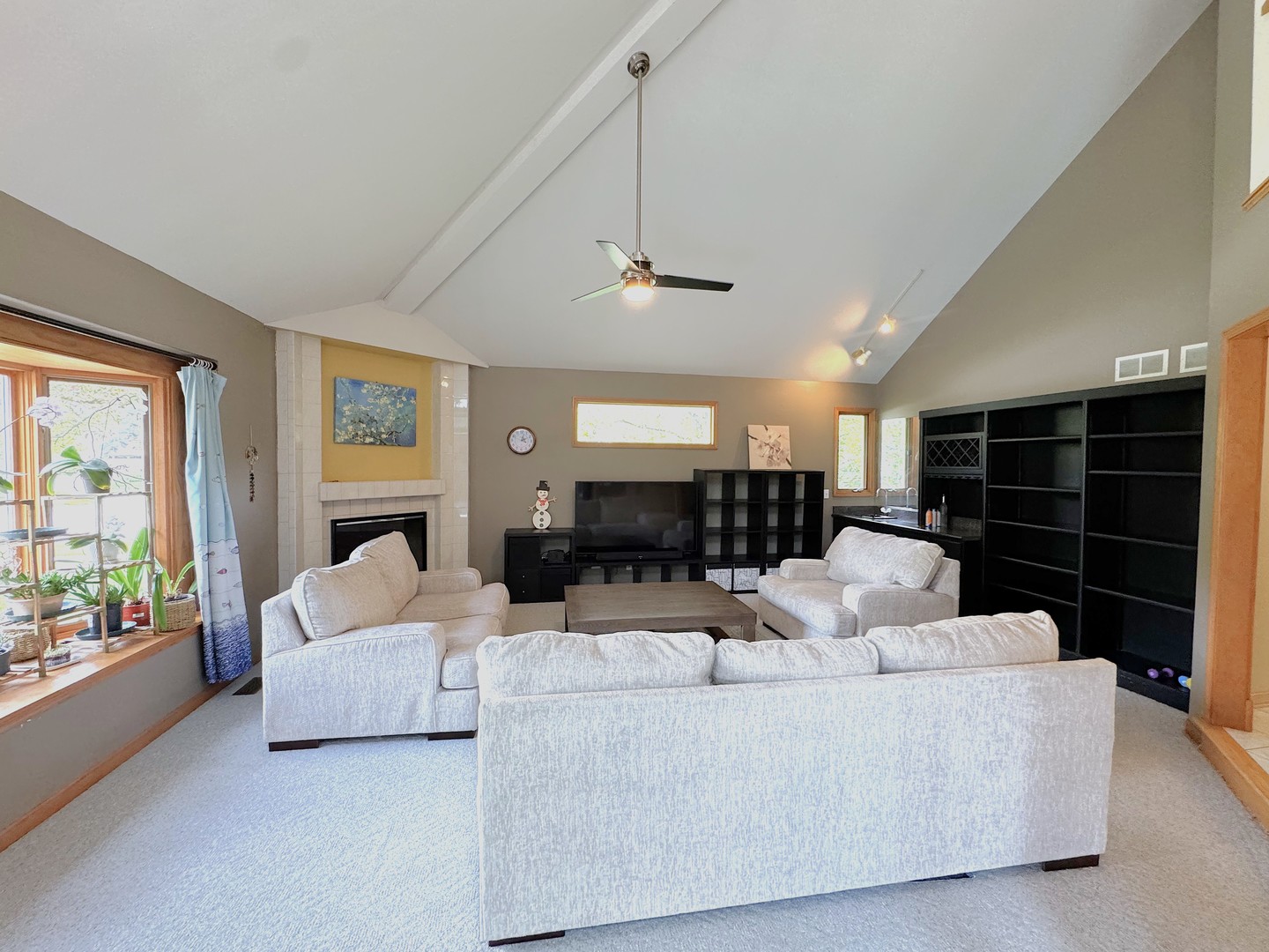 623 Steamboat Road Naperville, IL 60565 - Photo 9 of 37
