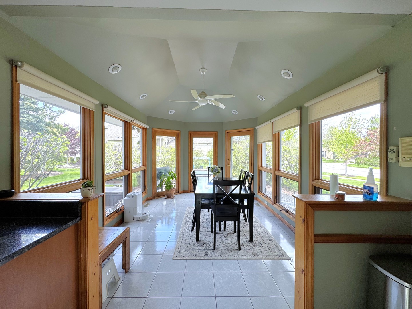 623 Steamboat Road Naperville, IL 60565 - Photo 10 of 37