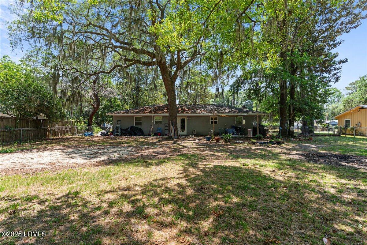 3003 Cherry Boulevard Beaufort, SC 29902 - Photo 24 of 28 24-Backyard Panorama
