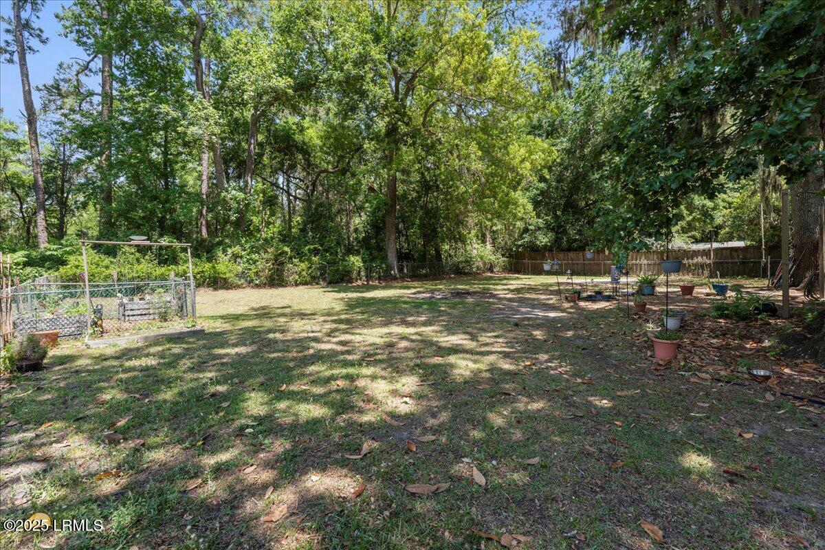 3003 Cherry Boulevard Beaufort, SC 29902 - Photo 26 of 28 26-Backyard