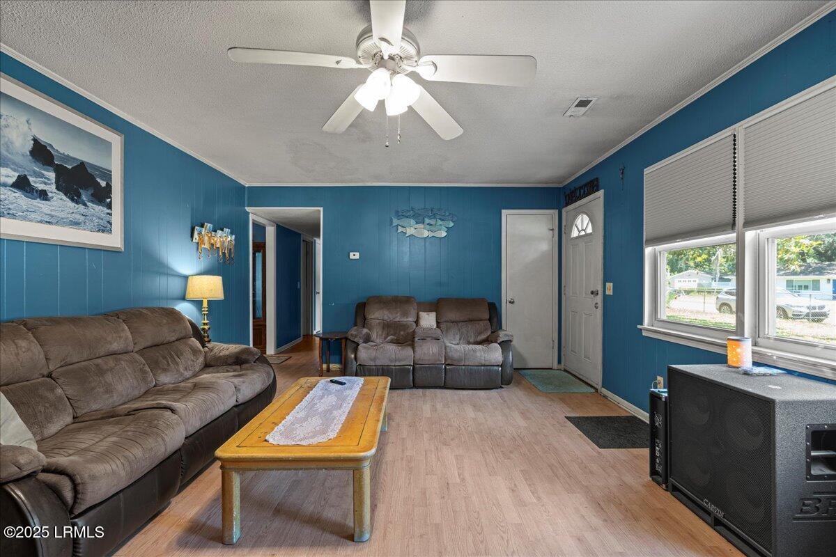3003 Cherry Boulevard Beaufort, SC 29902 - Photo 4 of 28 04-Living Room
