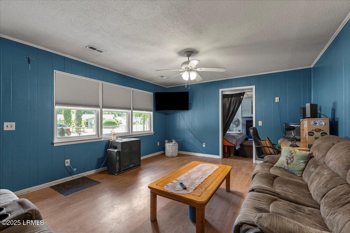 3003 Cherry Boulevard Beaufort, SC 29902 - Photo 5 of 28 05-Living Room