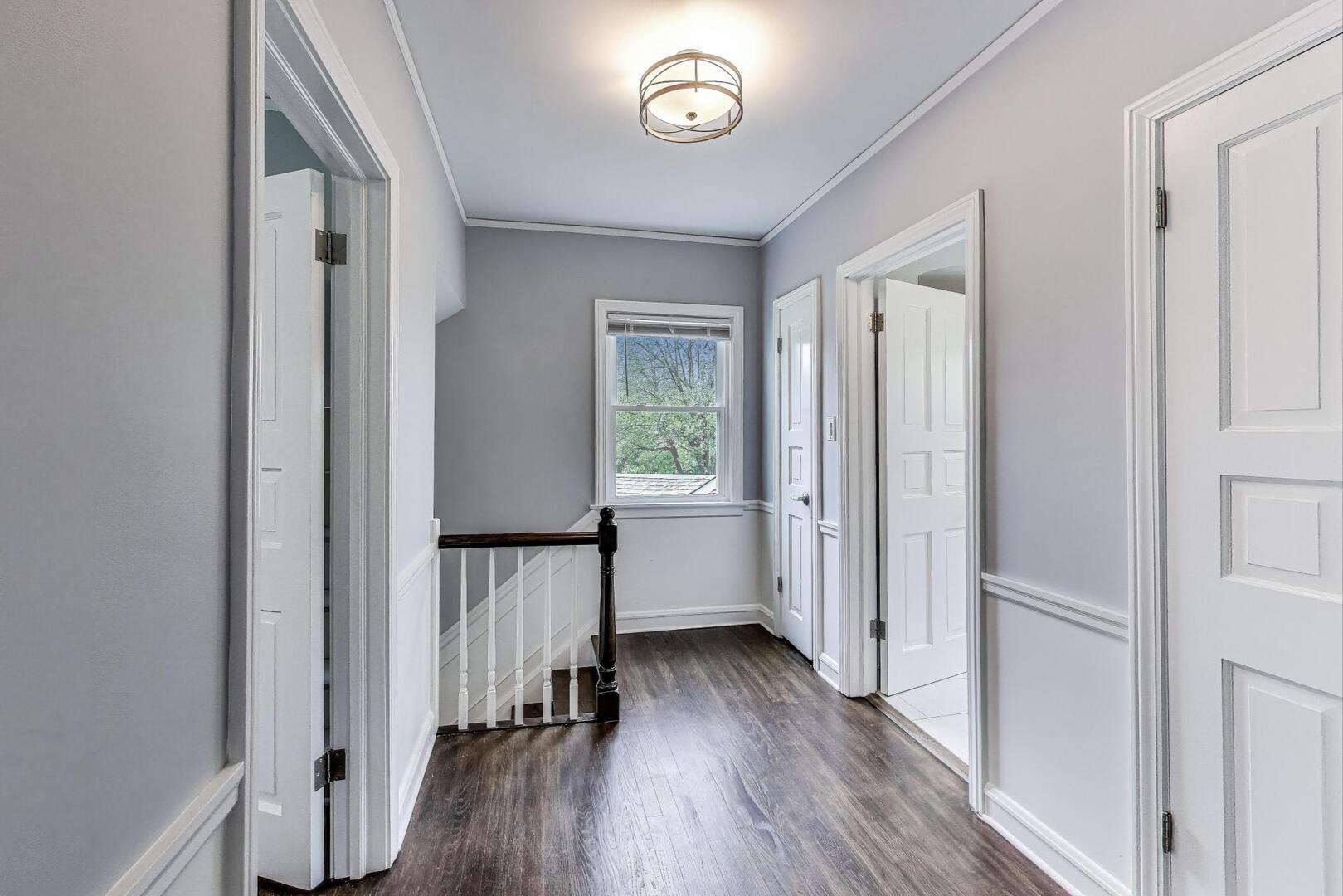 2515 Gordon Drive Flossmoor, IL 60422 - Photo 20 of 42 a view of entryway with wooden floor