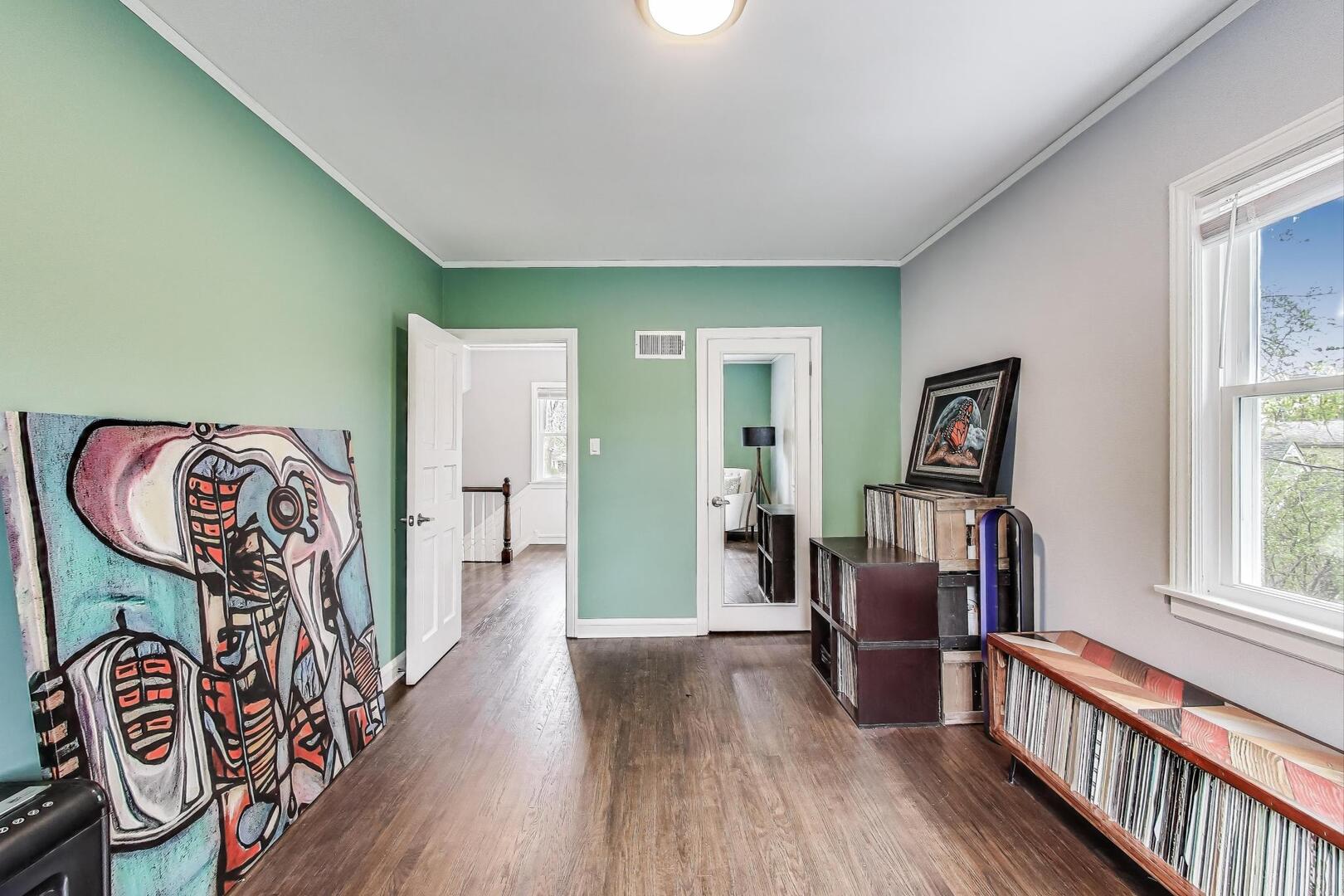 2515 Gordon Drive Flossmoor, IL 60422 - Photo 27 of 42 a view of an entryway with wooden floor