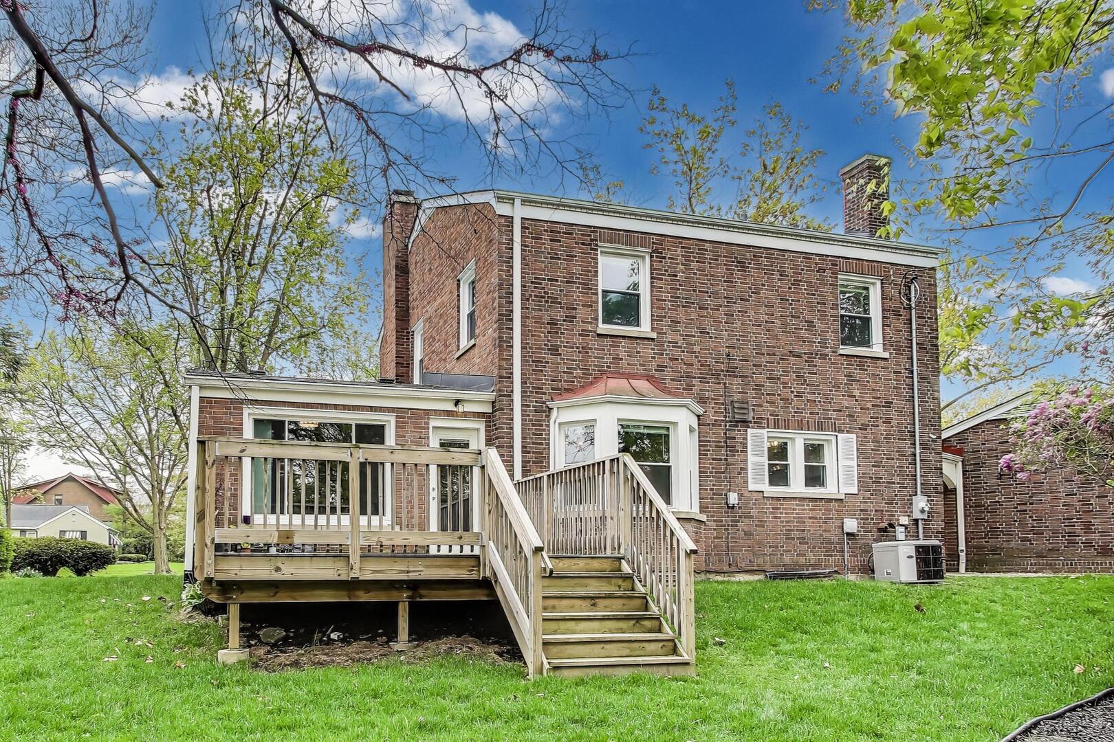 2515 Gordon Drive Flossmoor, IL 60422 - Photo 34 of 42 front view of house with a yard