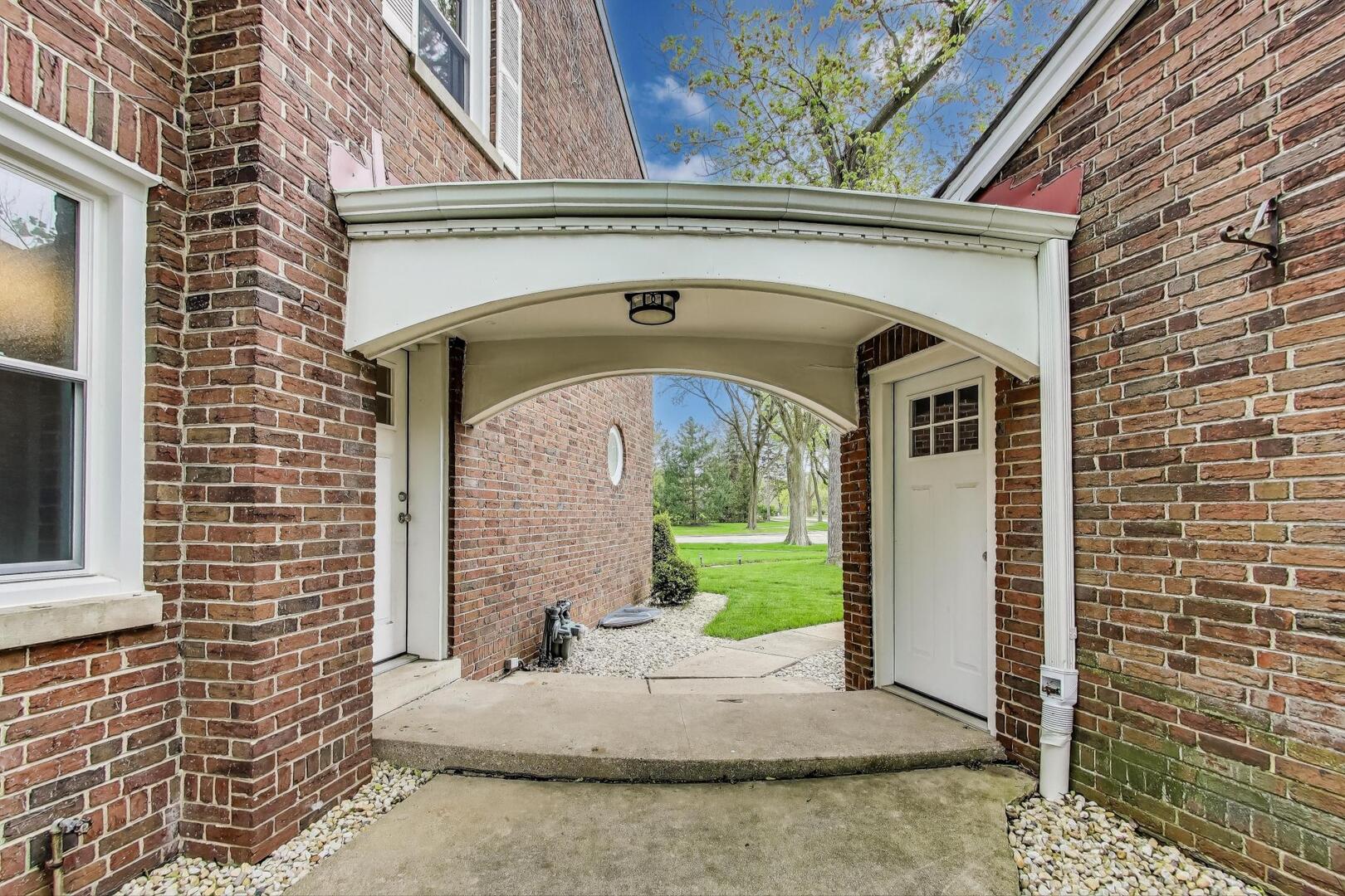 2515 Gordon Drive Flossmoor, IL 60422 - Photo 38 of 42 a view of entrance front of house