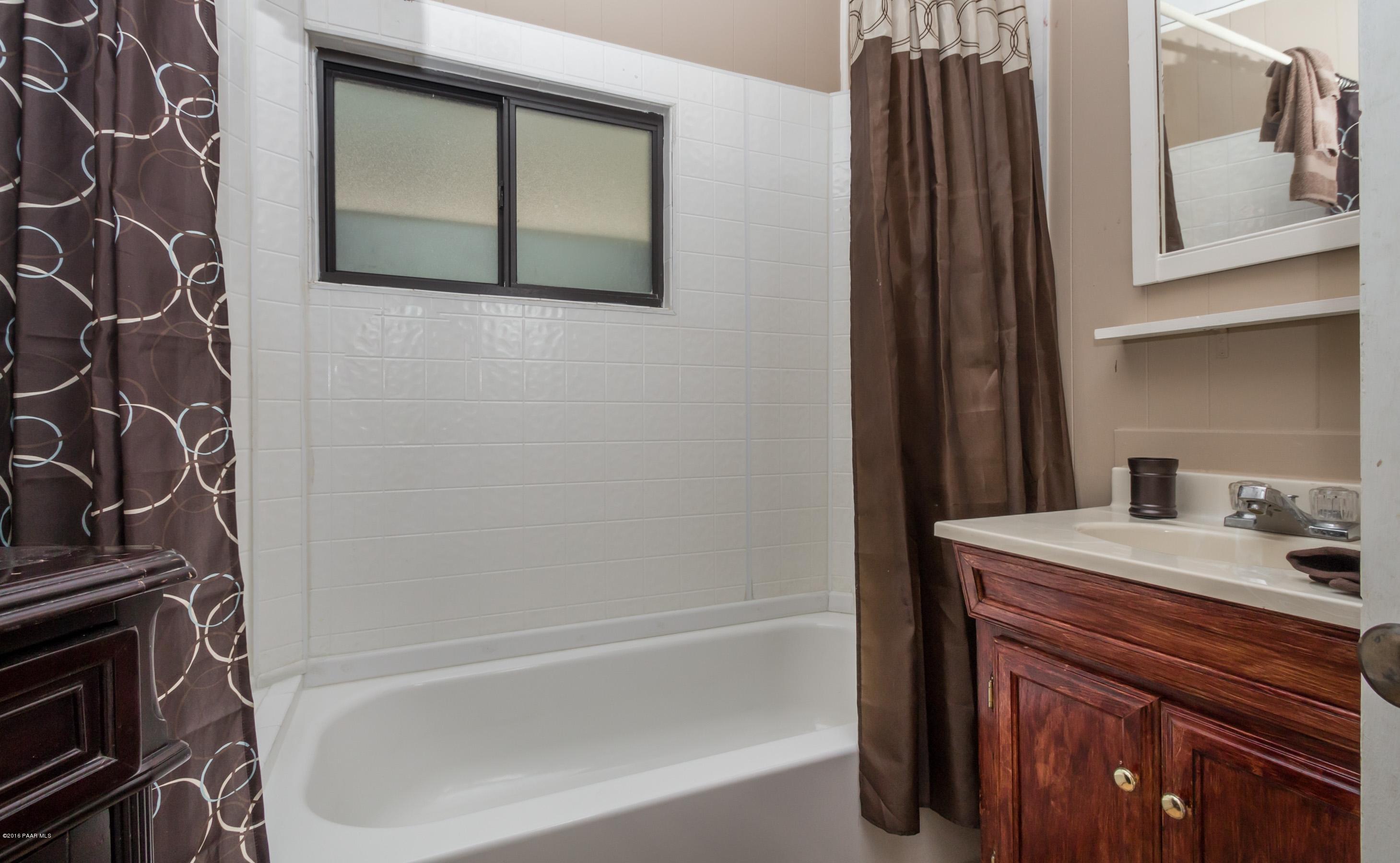 3744 East Sheldon Road Prescott, AZ 86303 - Photo 11 of 25 Full Bath
